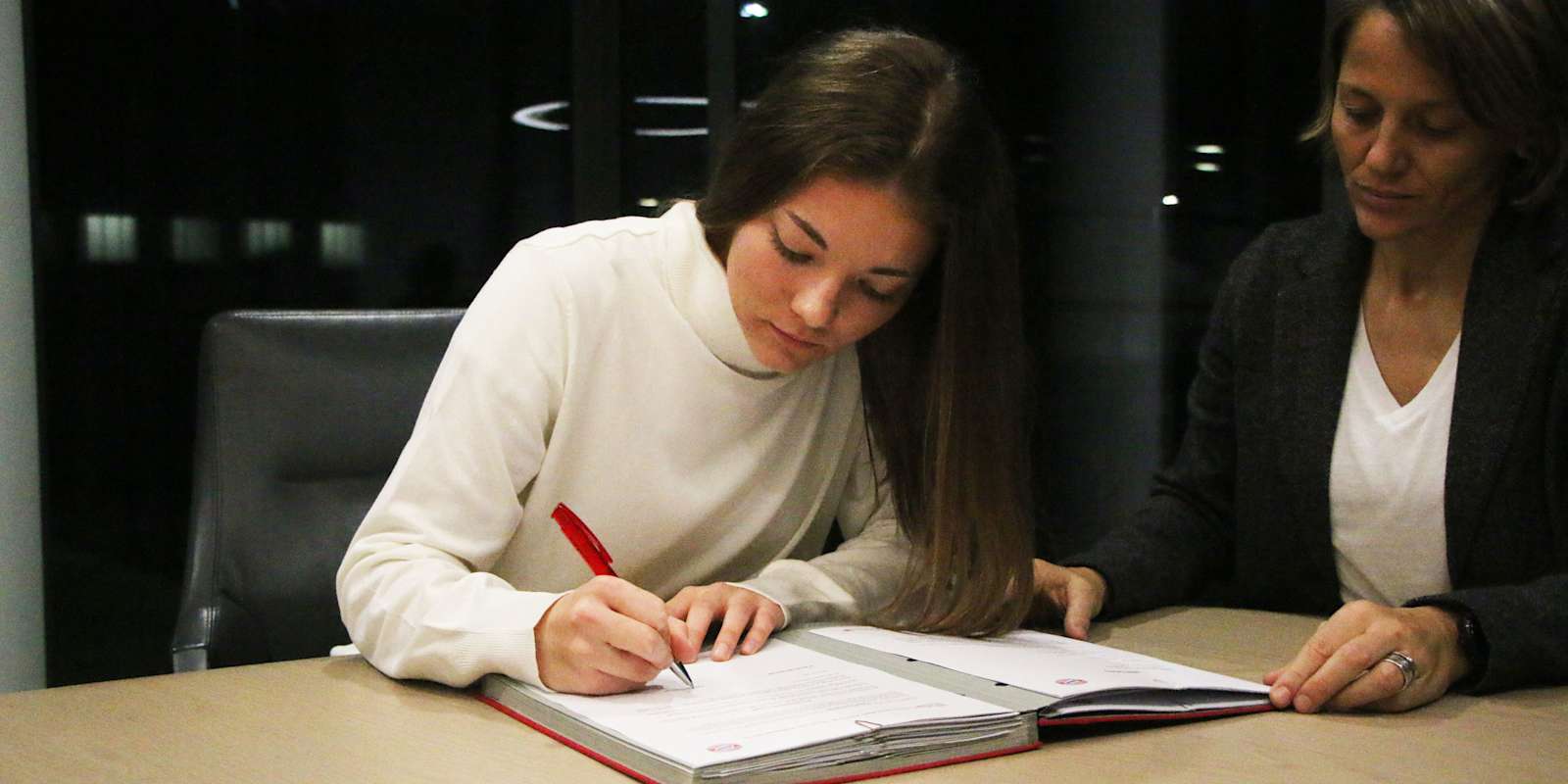 Julia Landenberger extends contract till 2025